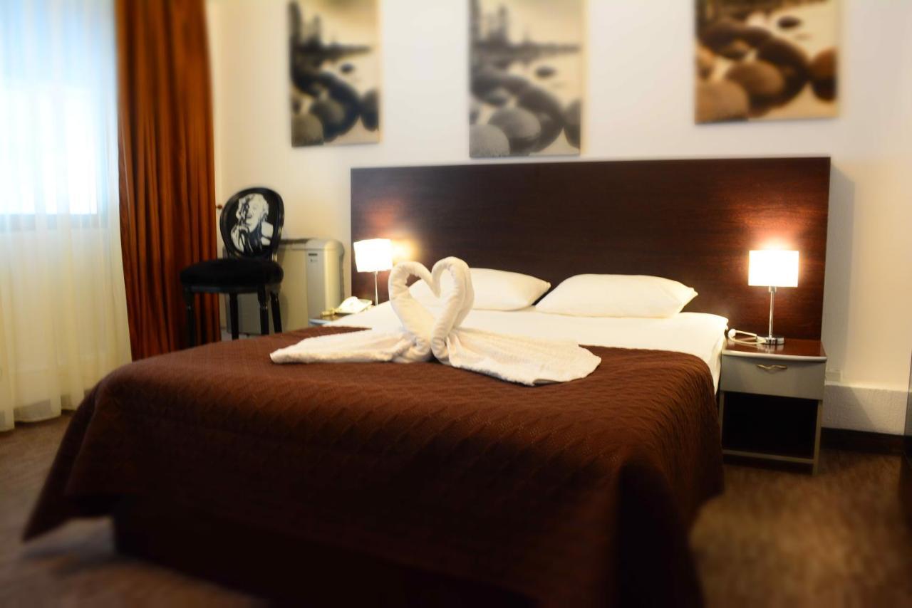 Motel Anghel Galaţi Extérieur photo
